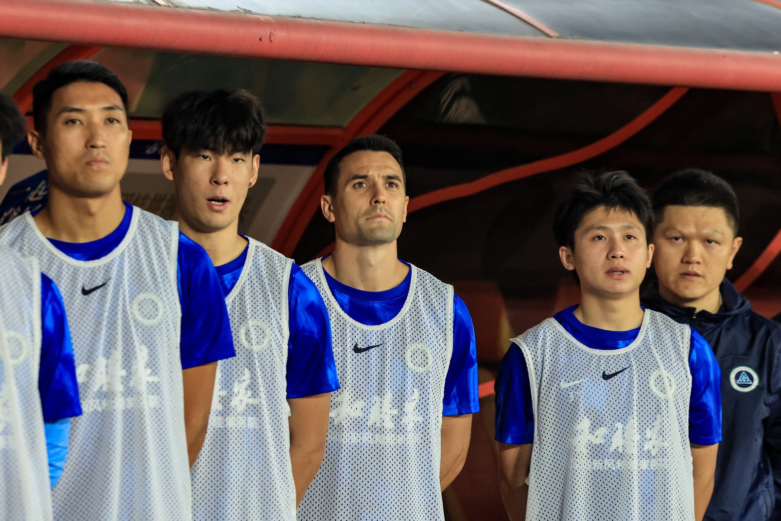 新鹏城二转引援冻结 待新帅尼尔森评估后定方向 新鹏城二转引援冻结 待新帅尼尔森评估后定方向