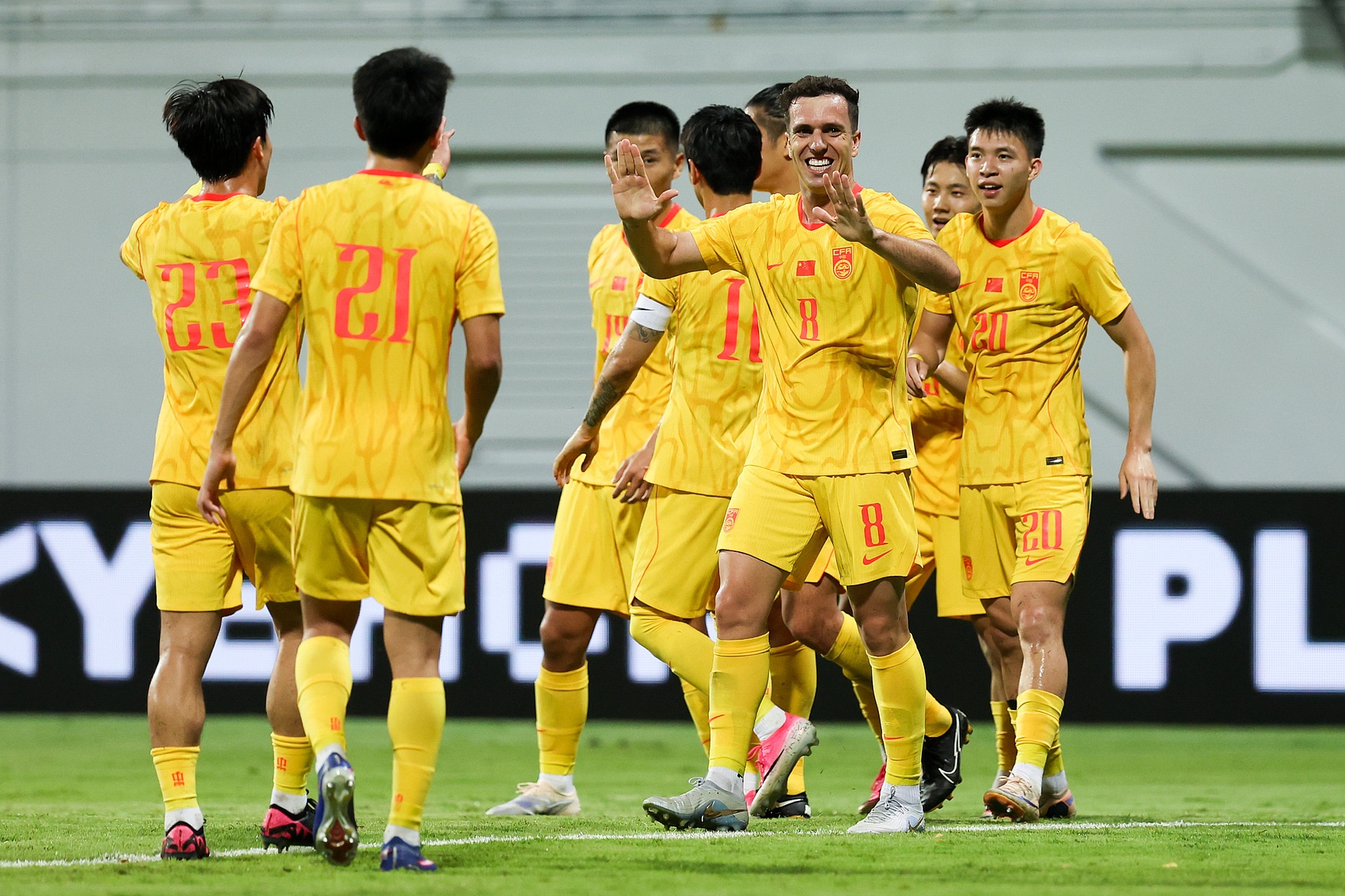 国足24射0中暴露顽疾:破密集防守无解,防线定时炸弹未除