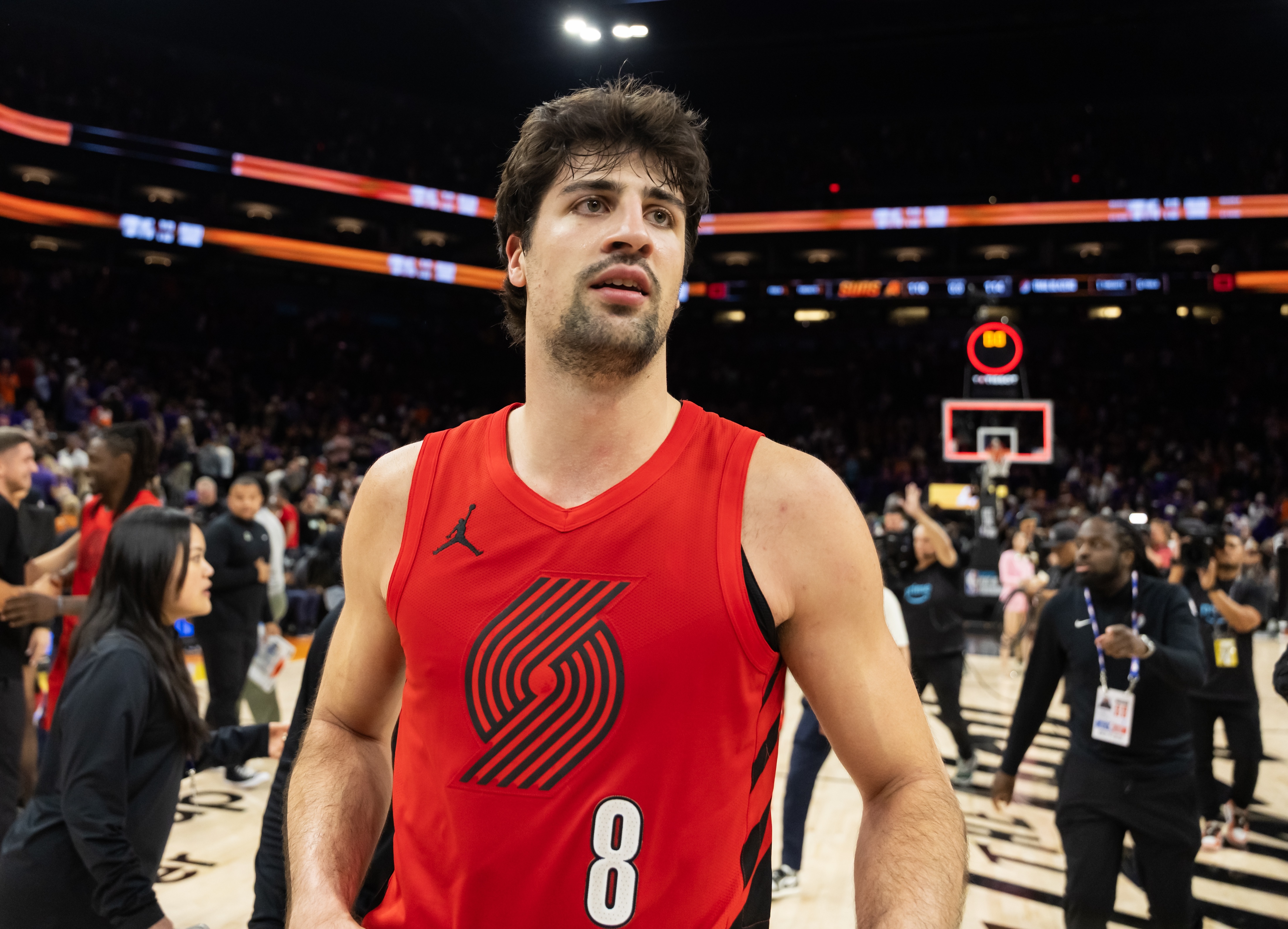 开拓者两难：补强冲冠抑或为阿夫迪亚预留空间？