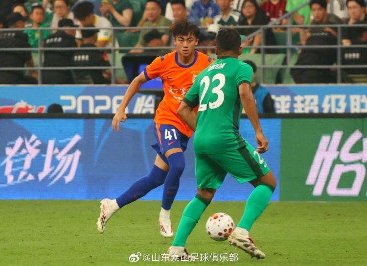 少打一人 山东泰山客场0-2负于北京国安 少打一人 山东泰山客场0-2负于北京国安
