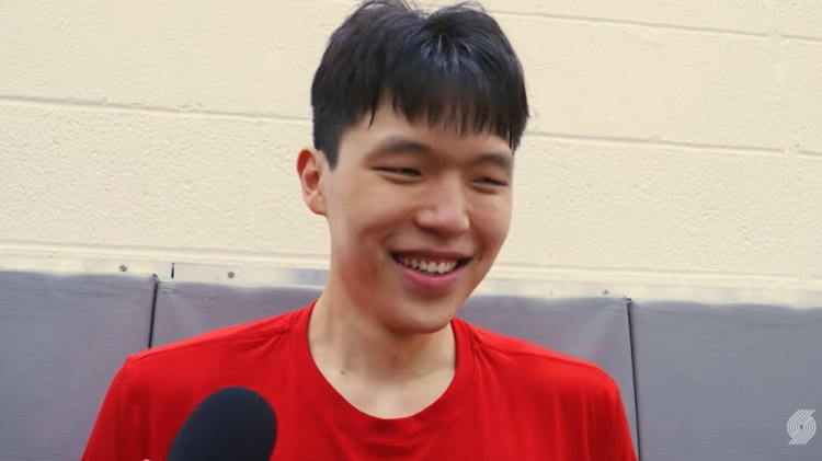 杨瀚森谈二年级:心态如初 唯有全力应对教练部署 杨瀚森谈二年级:心态如初 唯有全力应对教练部署