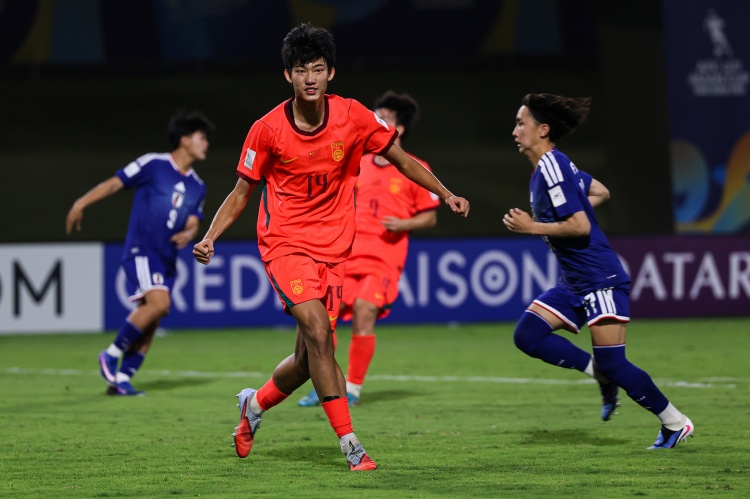 慢热+漏人+丢空门:U17国足1-1尼日利亚 赵松源又当爹又当妈