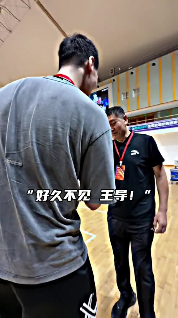 杜润旺观战CUBAL季军赛:王怀玉带队拼尽全力,广州商学院91-100负湖南工大 杜润旺观战CUBAL季军赛:王怀玉带队拼尽全力,广州商学院91-100负湖南工大
