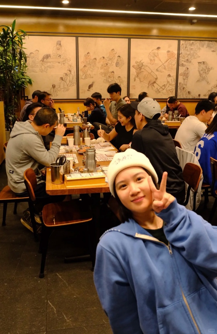 杨瀚森辟谣深夜火锅：牛肉骨汤非火锅，照片引猜测不成立