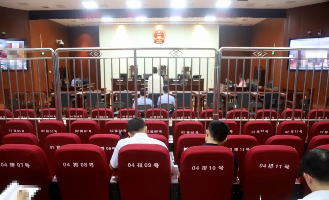 职业门将董某某6场放球受贿64万 获刑1年6个月 职业门将董某某6场放球受贿64万 获刑1年6个月