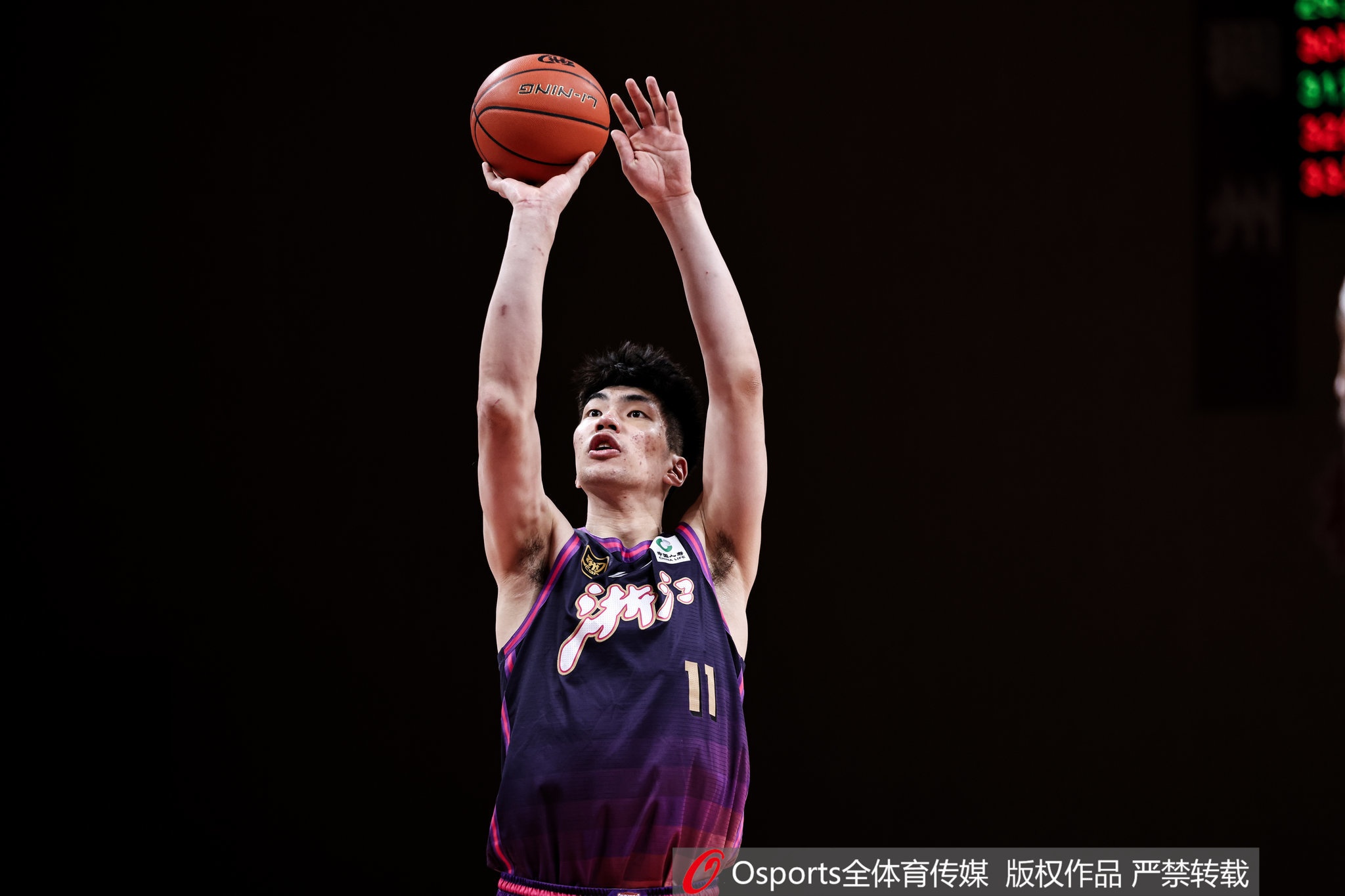余嘉豪签4年B类合同,薪资条款与去年一致