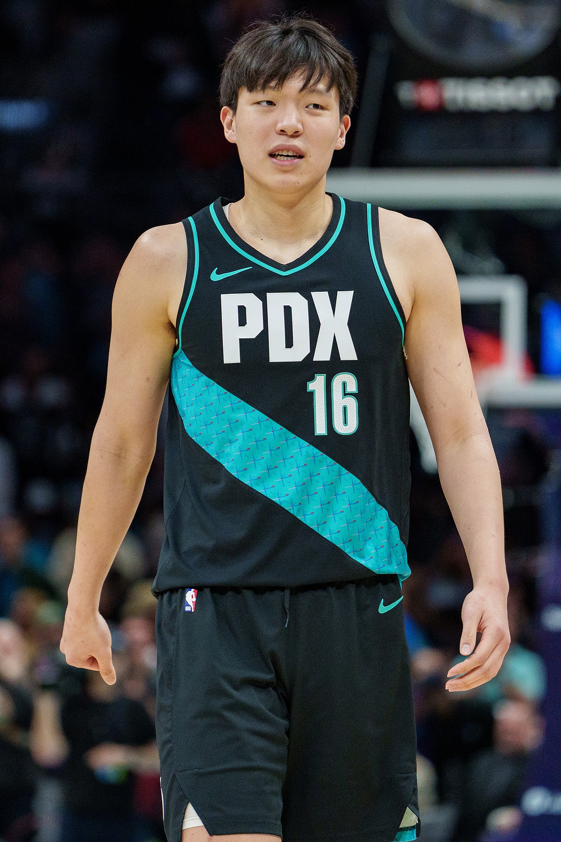 杨瀚森下半场11中5砍13+5+4帽 杜金城：天赋藏不住