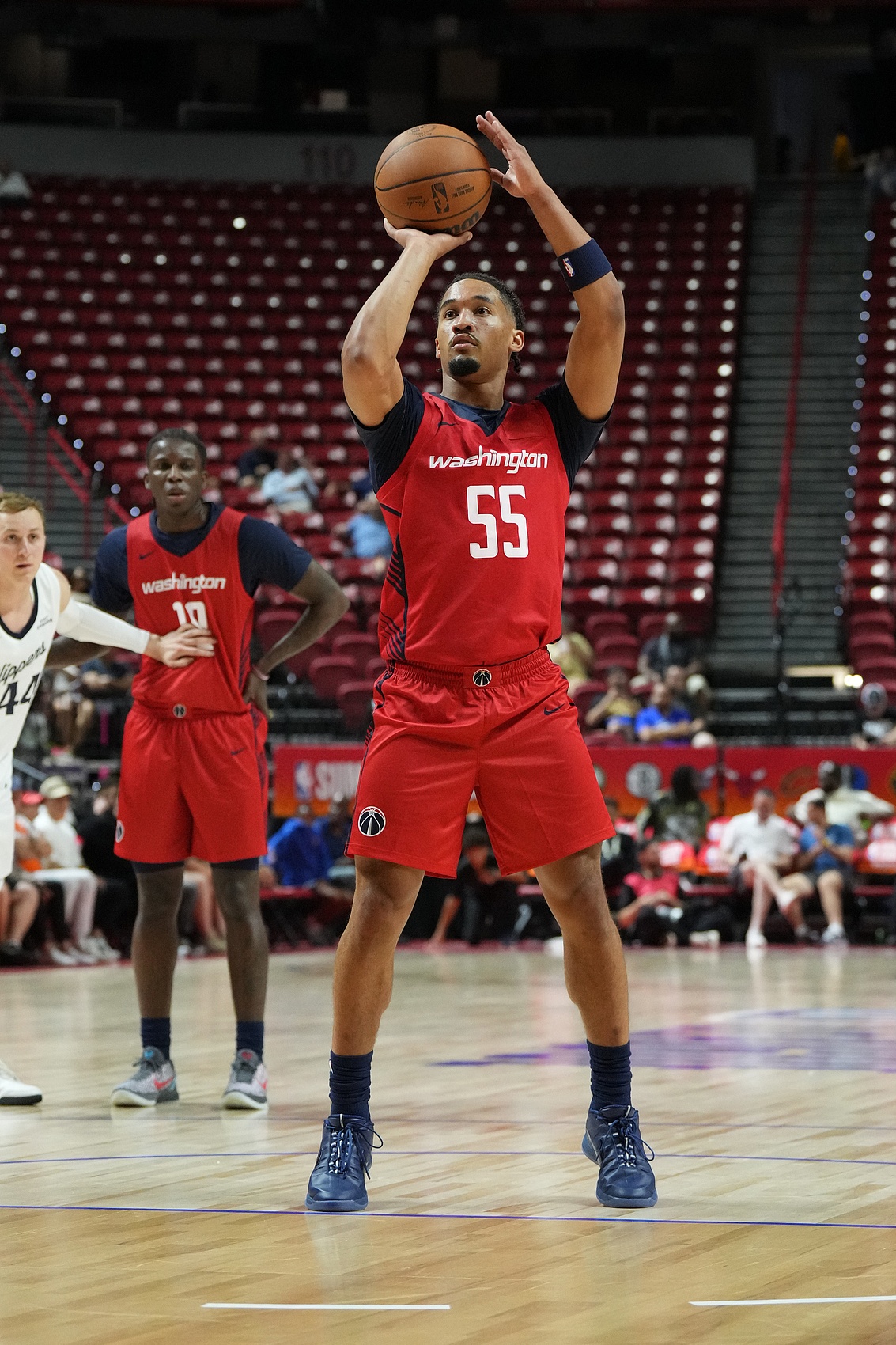 特林布尔半场16分填满数据栏 奇才落后快船1分