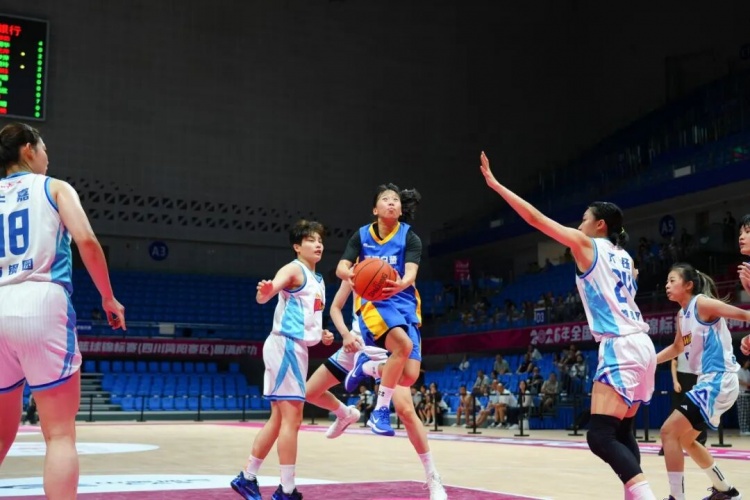 篮板被爆21-42！厦门银行末节反扑未果68-73惜败北京首钢