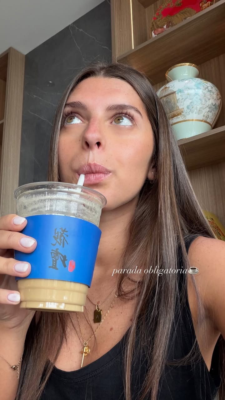 佩德里携女友北京行：铜锅涮肉配长城打卡