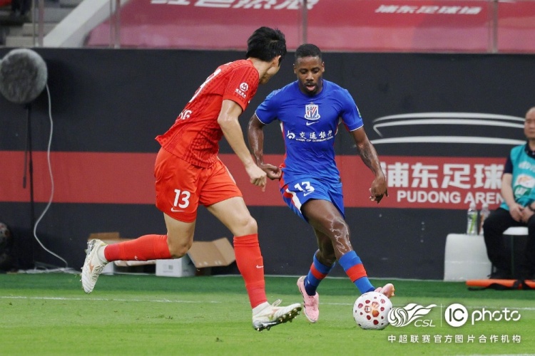 莱昂纳多李新翔破门 海港德比2-0胜申花 莱昂纳多李新翔破门 海港德比2-0胜申花
