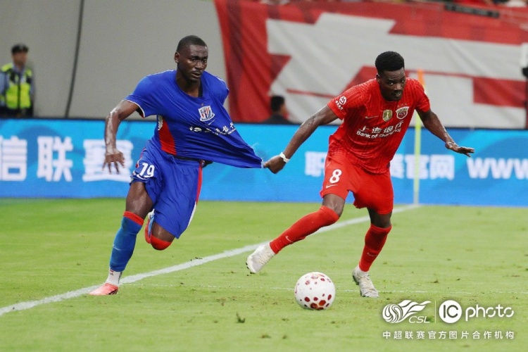 莱昂纳多李新翔破门 海港德比2-0胜申花 莱昂纳多李新翔破门 海港德比2-0胜申花