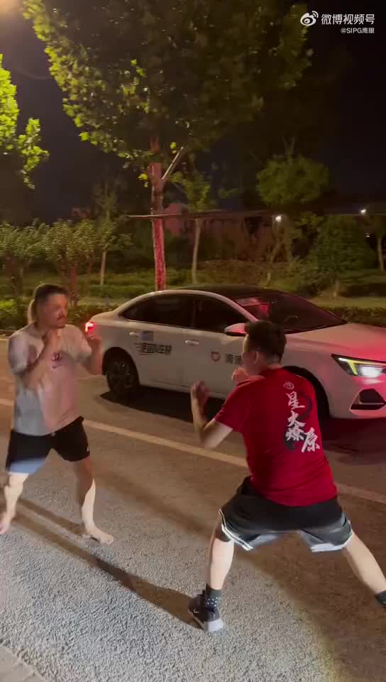 上海德比赛后球迷冲突视频曝光