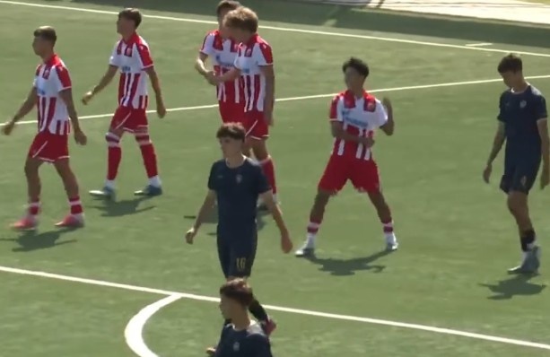 红星U19热身赛9-0,万项半场1球2助攻