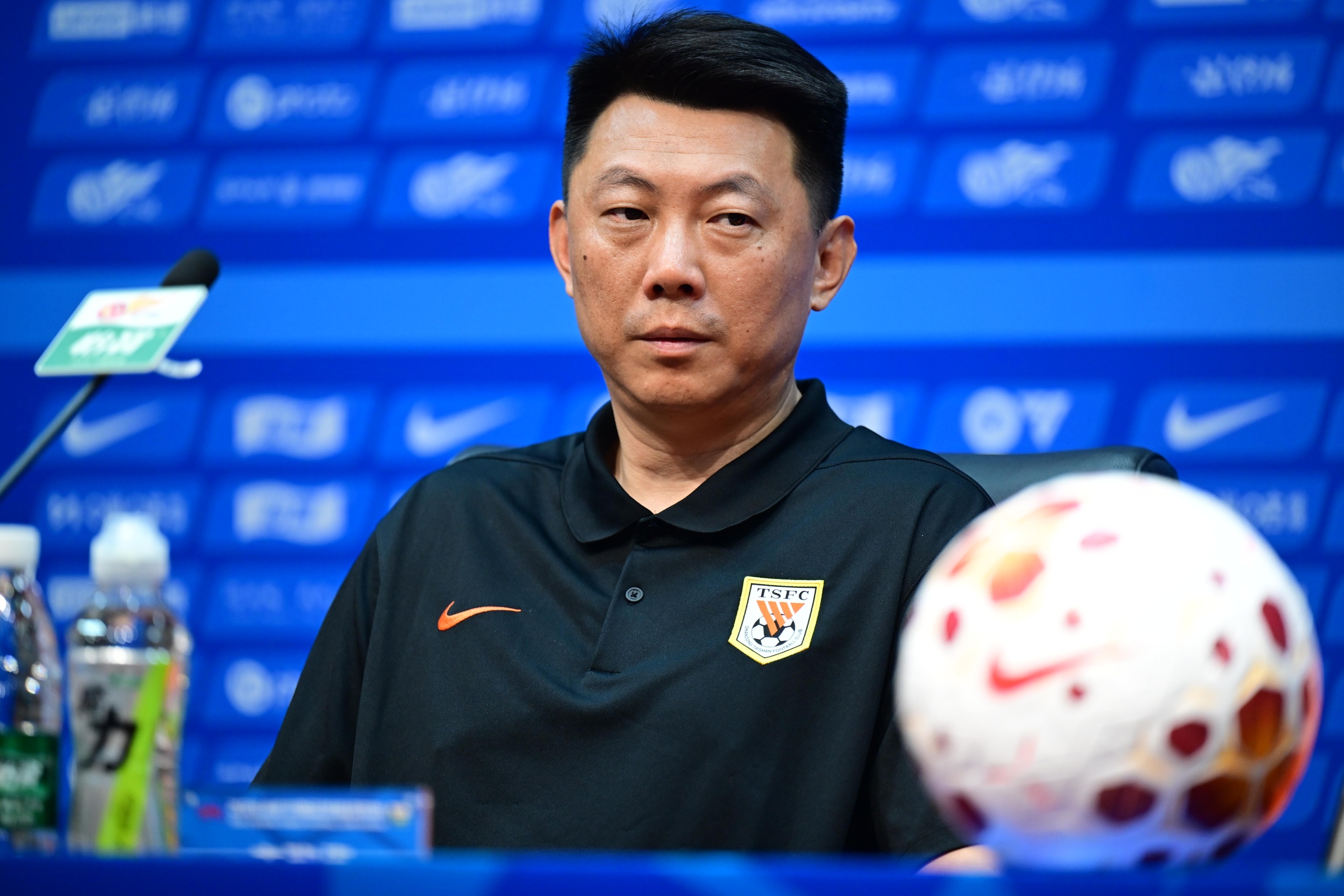 唐田为去世天津球迷致哀：平安回家比什么都重要